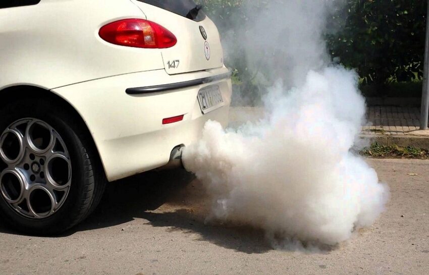 An exhaust that smokes and smells bad Interpret the colors of the